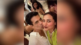 From Shah Rukh Khan's Alibaug Birthday Bash, Karan Johar And Rani Mukerji's Blockbuster Selfie. There's A Photobomber Too