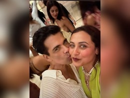 From Shah Rukh Khan's Alibaug Birthday Bash, Karan Johar And Rani Mukerji's Blockbuster Selfie. There's A Photobomber Too