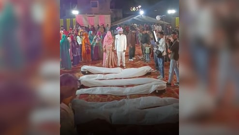 दूल्हा-दुल्हन की इस एंट्री को देख...सन्न रह गए रिश्तेदार, Viral Video देख आप भी पीट लेगें माथा