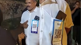 VIDEO: गळ्यात OR कोड अन् भरमंडपात फेरी, लेकीच्या लग्नात पित्याने असं काही केलं.. वऱ्हाडीही गडबडले!