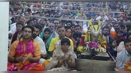 इंडिया टूर पर जाने से पहले महाकाल के दर पर पहुंचे सिंगर जुबिन नौटियाल, भस्म आरती में खूब झूमे