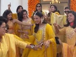 Smriti Mandhana Dances With World Cup-Winning Teammates In Haldi Ceremony - Video