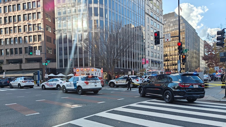 व्हाइट हाउस के करीब सुरक्षाकर्मियों पर गोलीबारी, दो गार्ड की हालत गंभीर, हमलावर संदिग्ध अफगान नागरिक