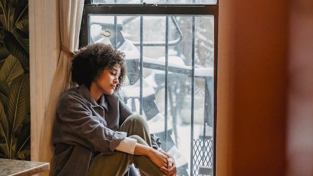 4 Research-Backed Ways To Beat The Winter Blues In The Colder Months