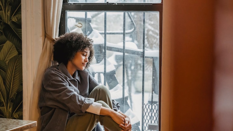 4 Research-Backed Ways To Beat The Winter Blues In The Colder Months