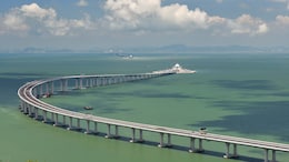 China's Incredible 55-Kilometre Bridge Is Now A Tourist Magnet- Here Is Why