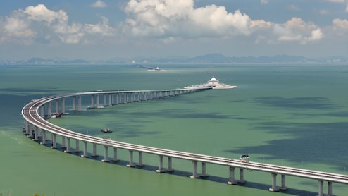 China's Incredible 55-Kilometre Bridge Is Now A Tourist Magnet- Here Is Why