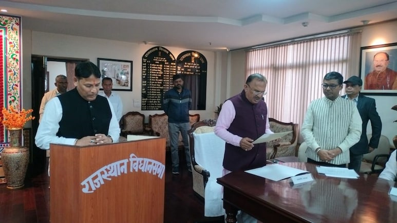 स्पीकर वासुदेव देवनानी ने दिलाई प्रमोद जैन भाया  को विधायक पद की शपथ,  विधानसभा में बढ़ेगी कांग्रेस की ताकत