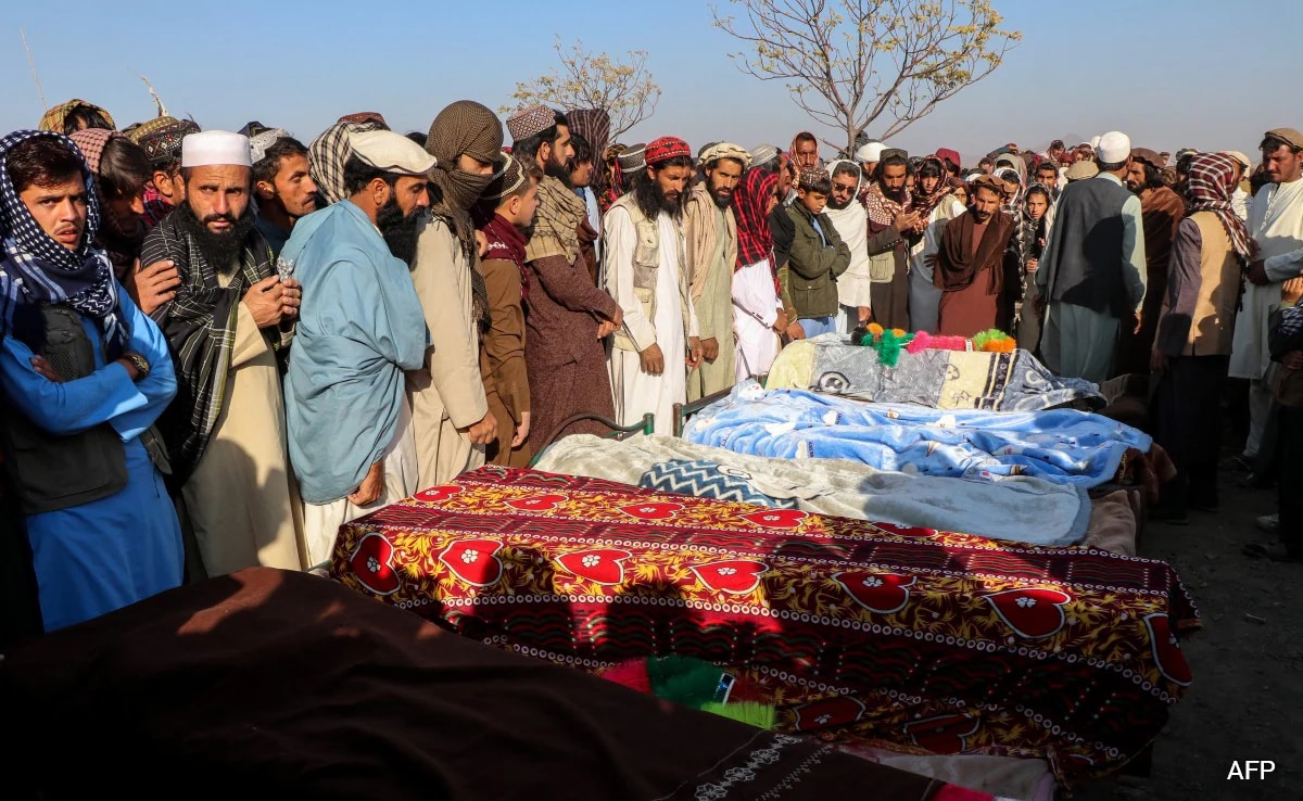 Taliban in Pakistan vallen burgers aan
