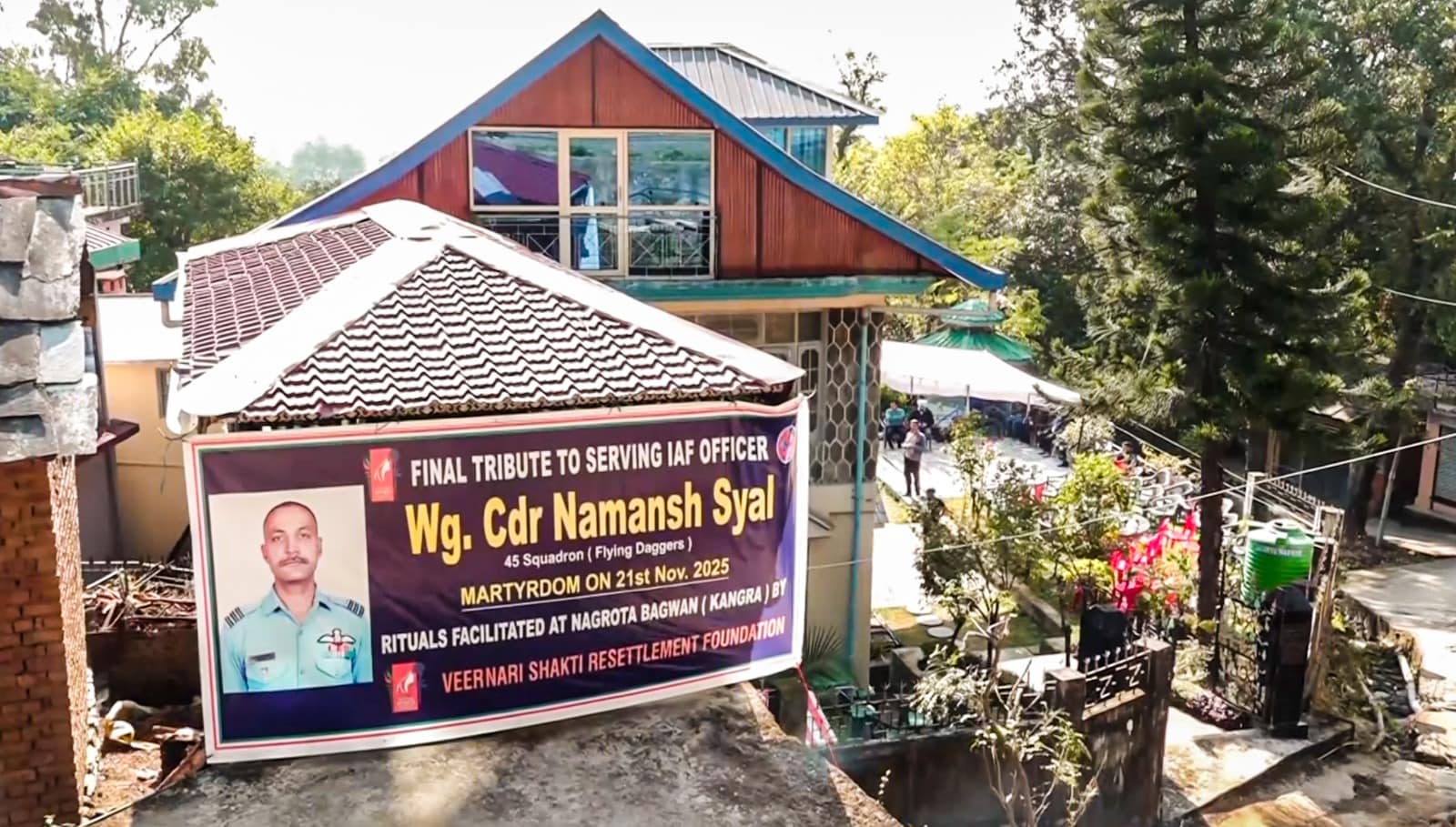 कांगड़ा स्थित शहीद पायलट के गांव में उनका घर.