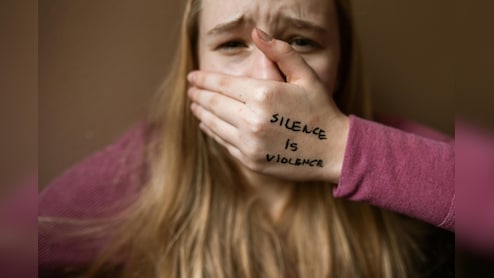 Domestic abuse कैसे मेंटल हेल्थ को करता है प्रभावित? क्या आते हैं मरने के ख्याल?
