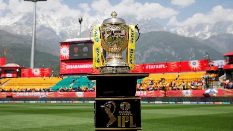IPL 2026 Auction : तुमच्या आवडत्या टीमने कोणाला ठेवलं? पाहा रिलीज केलेल्या खेळाडूंची संपूर्ण यादी, एका क्लिकवर