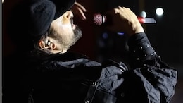 Himesh Reshammiya Trolls Himself At Mumbai Concert: "Regular <i> Gaaun Yaa Naak Se</i>?"