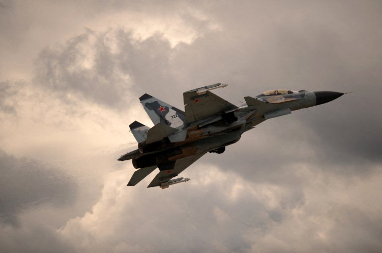 Fatal Crash of Russian Su-30 Fighter Jet in Karelia Claims Two Lives During Training Mission