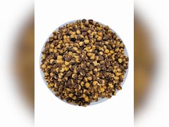 भुने चने के साथ खा लें ये 1 चीज, खून की कमी से लेकर पाचन तक में है मददगार