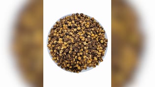 भुने चने के साथ खा लें ये 1 चीज, खून की कमी से लेकर पाचन तक में है मददगार