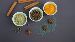Top 6 Spices That Support Your Brain And Body: Doctor Lists