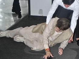 जीतेंद्र की तबीयत को लेकर बेटे तुषार कपूर ने दी अपडेट, कल बैलेंस बिगड़ा तो जमीन पर गिर पड़े थे जम्पिंग जैक