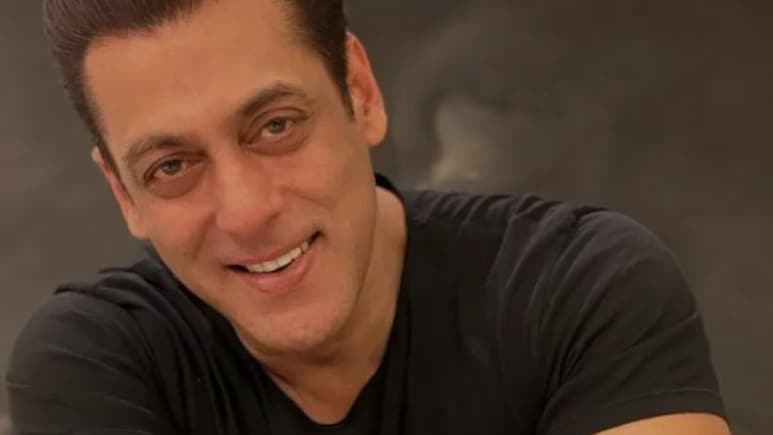 सलमान खान की ऑनस्क्रीन बहन, इस ब्लॉकबस्टर में बनना चाहती थी उनकी हीरोइन, डायरेक्टर ने सुनते ही कहा... सलमान खान की ऑनस्क्रीन बहन, इस ब्लॉकबस्टर में बनना चाहती थी उनकी हीरोइन, डायरेक्टर ने सुनते ही कहा...