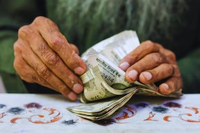 UP News : 10 वर्षात DCP झाले कोट्यवधी; उत्पन्नाचा आकडा पाहून हादरला...आता थेट निलंबन