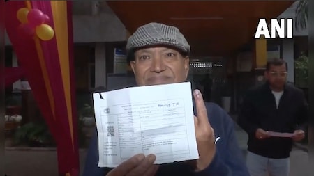 दिल्ली MCD उपचुनाव में आज AAP और BJP की अग्निपरीक्षा, 12 वार्ड में वोटिंग जारी