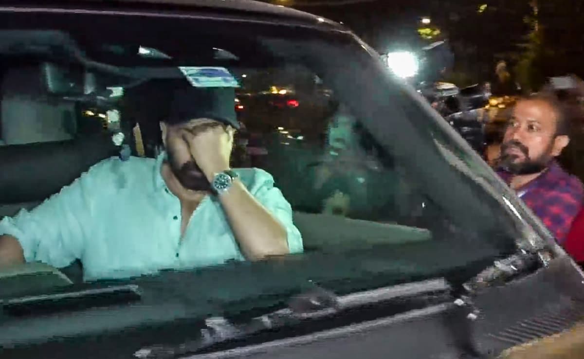 Dharmendra Health News Live Updates: सनी देओल की टीम ने दिया धर्मेंद्र का लेटेस्ट हेल्थ अपडेट, 'झूठी अफवाहें ना फैलाएं', सलमान, शाहरुख, गोविंदा पहुंचे ब्रीच कैंडी अस्पताल