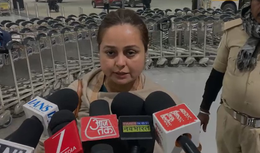 लालू को किडनी देने वाली बेटी रोहिणी बोलीं- मेरा कोई परिवार नहीं, मुझे चप्पल से मारा जाएगा