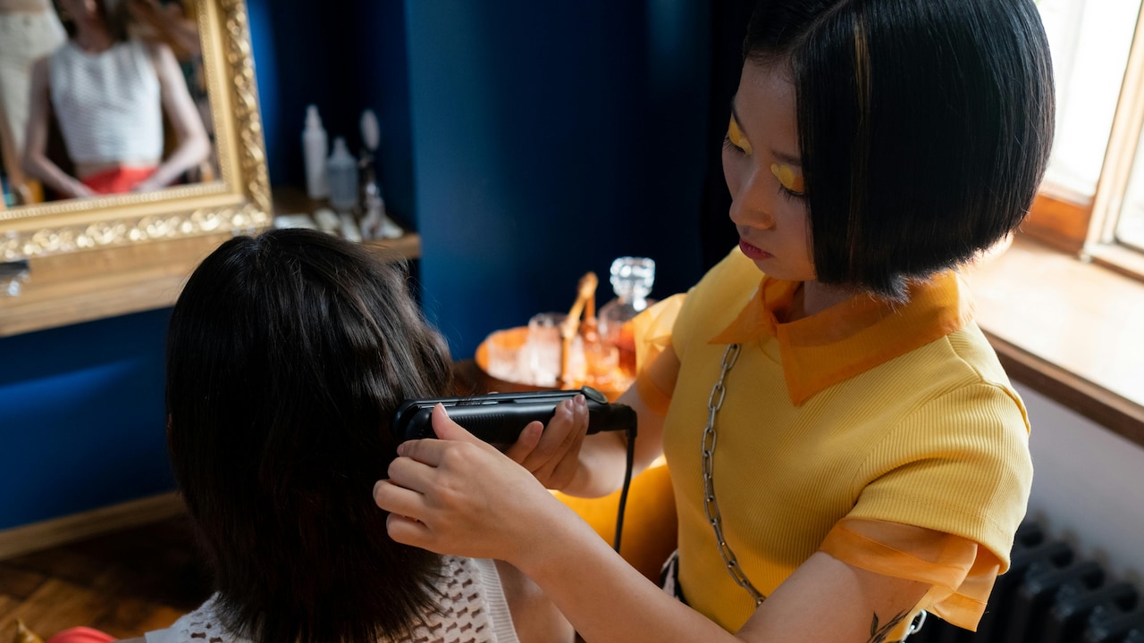 Look for straighteners with a comfortable grip; Look for straighteners with a comfortable grip;