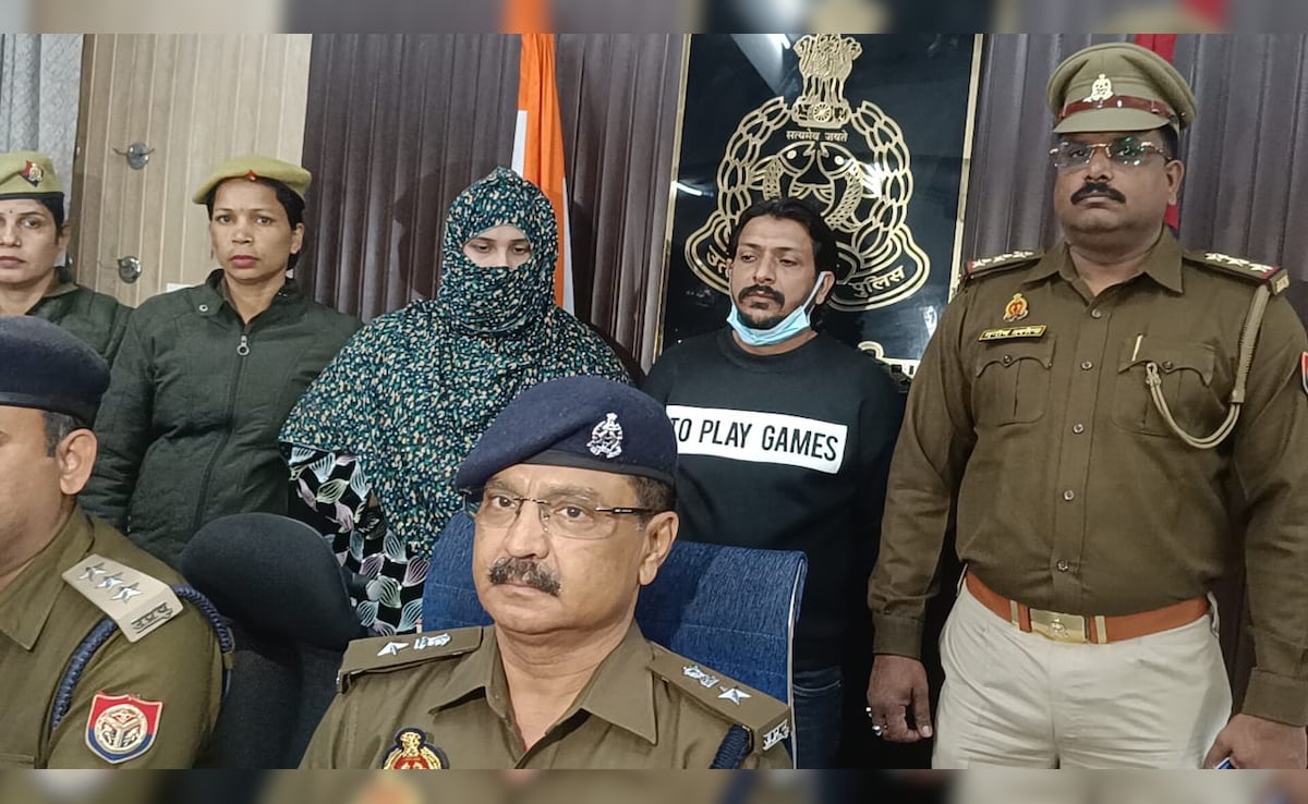 यूपी के मुरादाबाद में हनी ट्रैप के जरिए ब्लैकमेलिंग करने वाले गैंग का भंडाफोड़