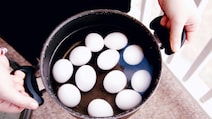 7 Simple Hacks To Test If Your Eggs Are Safe To Eat