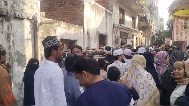 दिल्ली ब्लास्ट में मारे गए मोहसिन को नसीब नहीं हुई मेरठ की मिट्टी, बिलखती रही मां, पत्नी ले गई शव