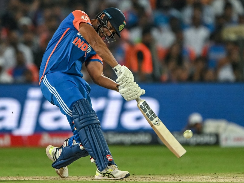 India vs Australia LIVE Score, 4th T20I: Ball Gets Lost As India Star Smashes Humongous 6; Shubman Gill Nears 50