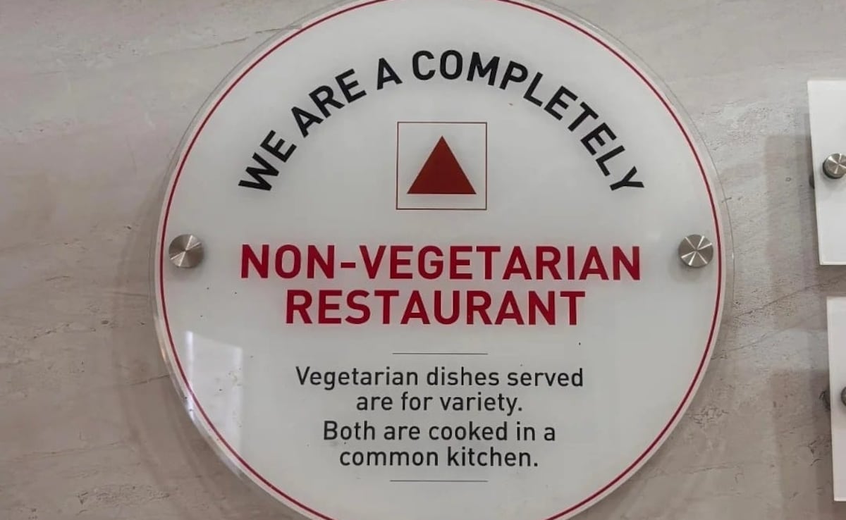 Kerala Restaurant's "Completely Non-Vegetarian" Signboard Goes Viral; Internet Reacts