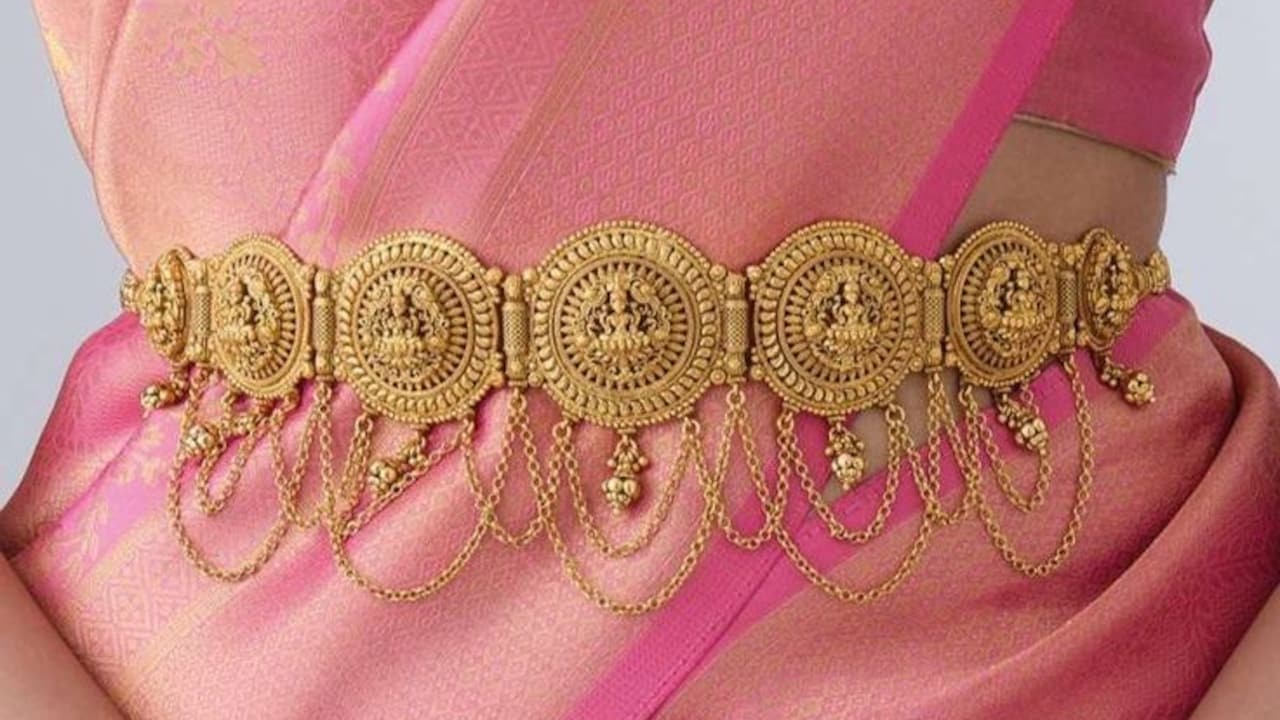 Kamarbandh For Modern Sarees and Lehengas: Top Styling Ideas