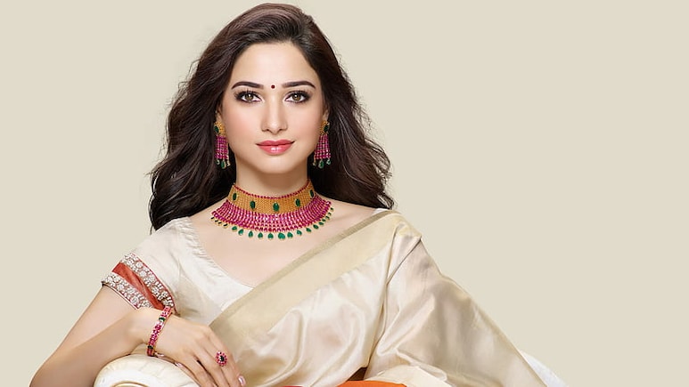 35 की उम्र में 16 जैसी है तमन्ना भाटिया की स्कीन, जानिए उनकी खूबसूरती का राज