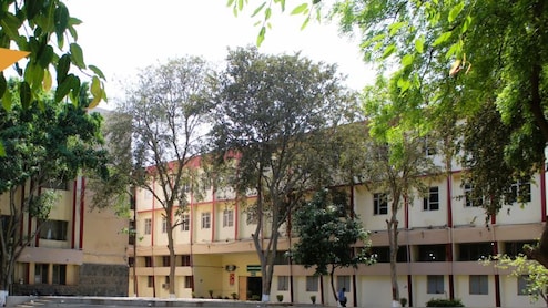 फरीदाबाद की अल-फलाह यूनिवर्सिटी में छापेमारी, यहीं पढ़ाता था डॉक्‍टर उमर