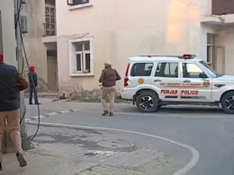 गुरदासपुर में डबल मर्डर के बाद सुसाइड... पूर्व सैनिक ने पत्नी-सास को AK-47 से मारा, फिर खुद को मार ली गोली