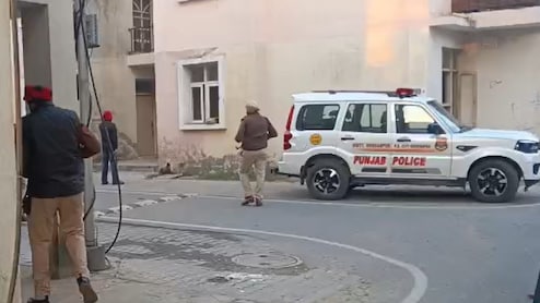 गुरदासपुर में डबल मर्डर के बाद सुसाइड... पूर्व सैनिक ने पत्नी-सास को AK-47 से मारा, फिर खुद को मार ली गोली