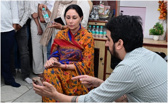 Jaipur Neerja Modi School Case: राजस्थान की डिप्टी CM दिया कुमारी पहुंचीं अमायरा के घर, आंसू पोंछते हुए किया मदद का वादा!