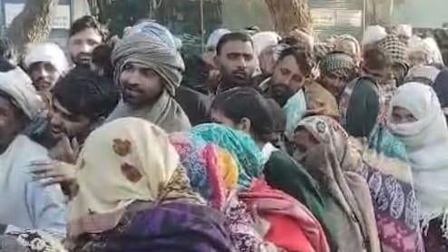 Kotpuli News : यूरिया लेने GSS पहुंचे हजारों किसान, ट्रैक्टर-ट्रॉलियों की लगी लंबी कतार, घंटो इंतजार के बाद मची मारामारी