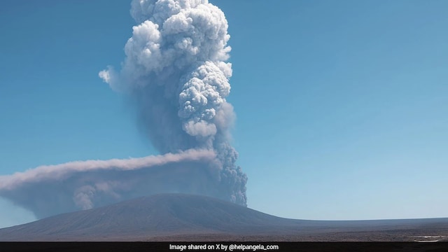 Volcanic ash consists of fine particles that can penetrate deep into the lungs