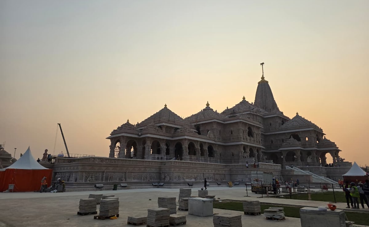 अयोध्या राम मंदिर की धर्म ध्वजा पर बने कौन-कौन से चिन्ह, हर एक का मतलब समझिए