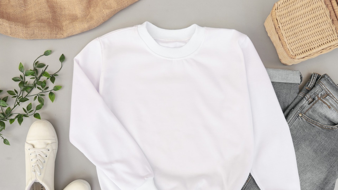 Explore easy tips to choose sweaters for sensitive skin Explore easy tips to choose sweaters for sensitive skin