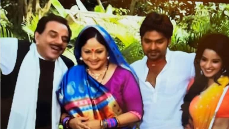 धर्मेंद्र को याद कर भावुक हुईं मोनालिसा, बोलीं- दो महीने पहले अपने पिता को खोया था और आज...