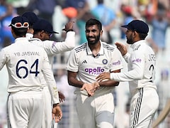 India vs South Africa LIVE Updates, 1st Test Day 2: Kuldeep Yadav Strikes, South Africa One Down vs India