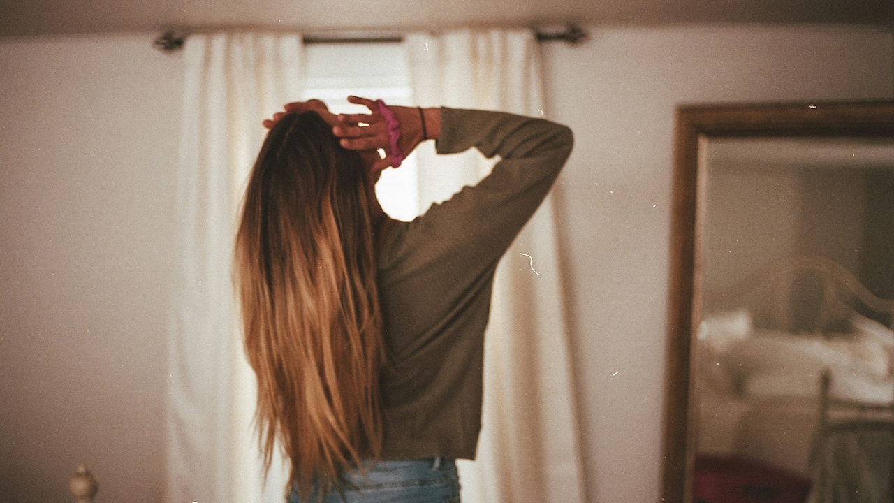 Nourish your hair with well-made hair care products in the Amazon Beauty Sale