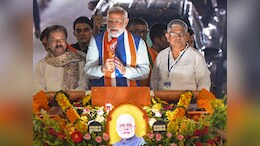 पीएम मोदी के पटना रोड शो में उमड़ा हुजूम, फोटो में देखिए कैसे थम सा गया शहर