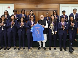 PM Modi Meets Team India: पीएम मोदी से मिलीं चैंपियन बेटियां, महिला विश्वकप जीतने के बाद हुई मुलाकात, पहली तस्वीर आई सामने
