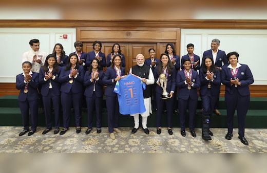 Womens World Cup Winner Meeting PM Modi LIVE: पीएम मोदी से मिलीं चैंपियन बेटियां, महिला विश्वकप जीतने के बाद हुई मुलाकात, पहली तस्वीर आई सामने