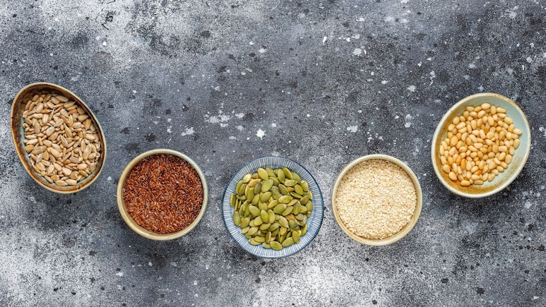 अंडे और चिकन से भी ज्यादा प्रोटीन पाया जाता है इन 5 सस्ते सीड्स में, रोजाना खाने से मिलते हैं ये बड़े फायदे